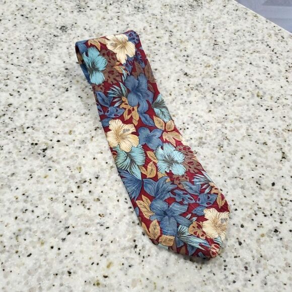 Oscar de la Renta couture Red and Blue Floral Tie 47x3.25 - Picture 1 of 5